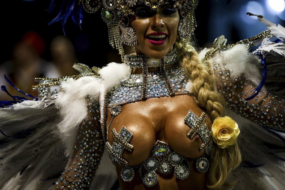 Viviana Castro Naked on the Carnival