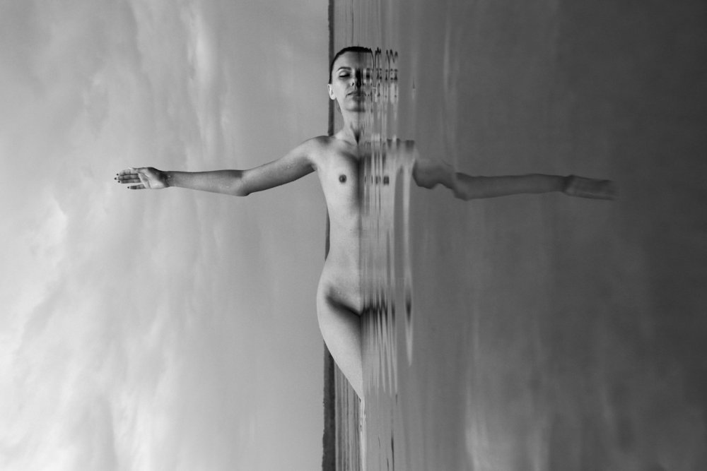 Photo shoot of nude girls in apartments