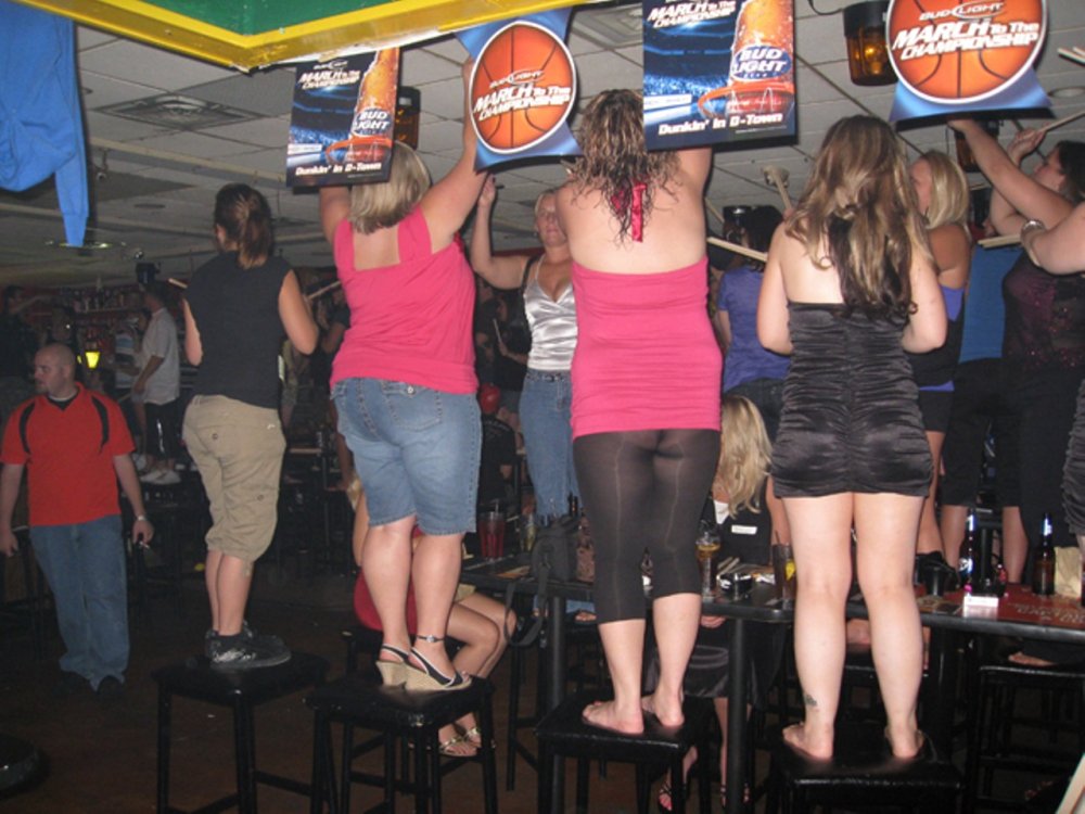Bar Crawl Frolics 76