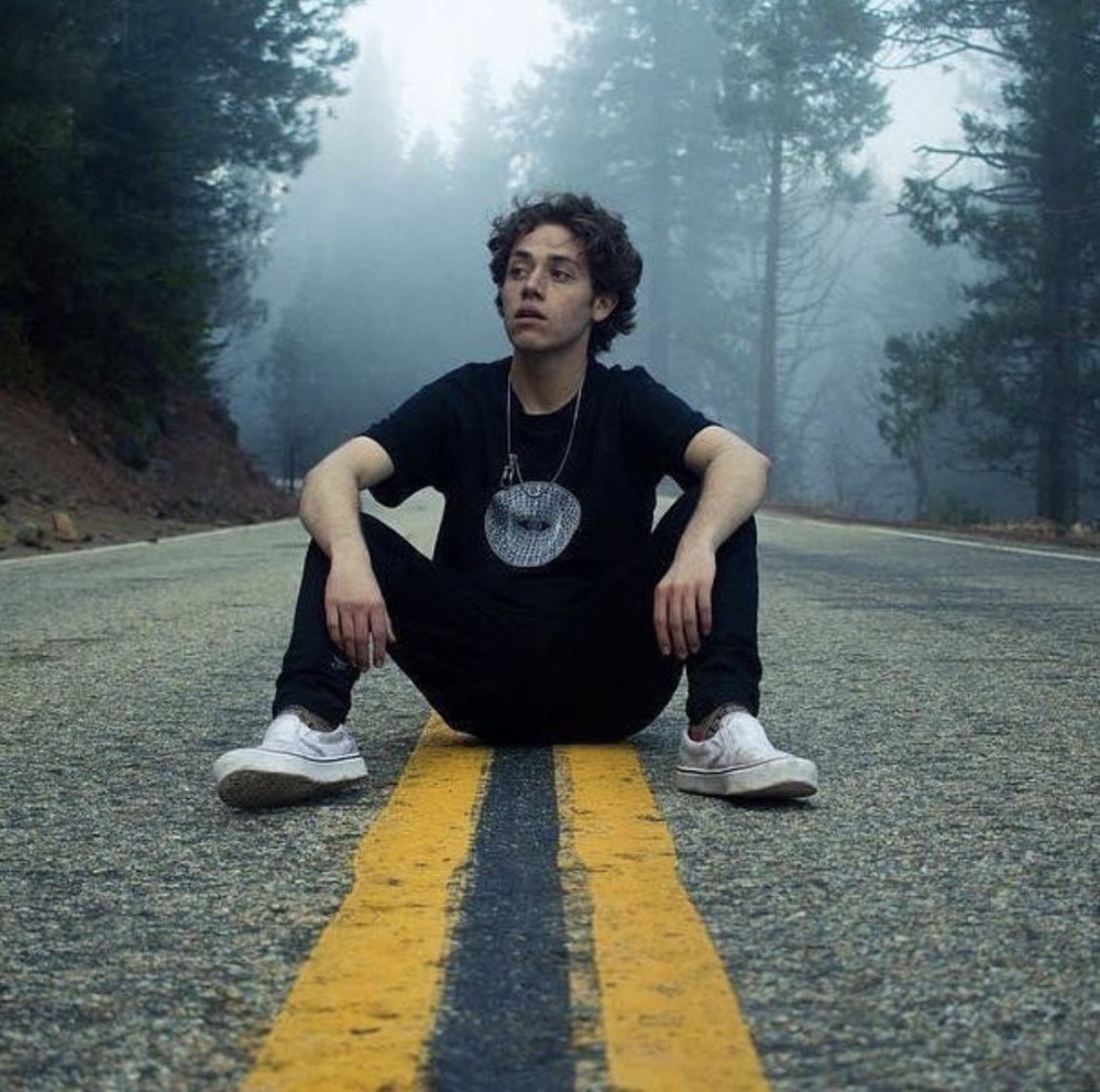 Jeremy Allen White Itan