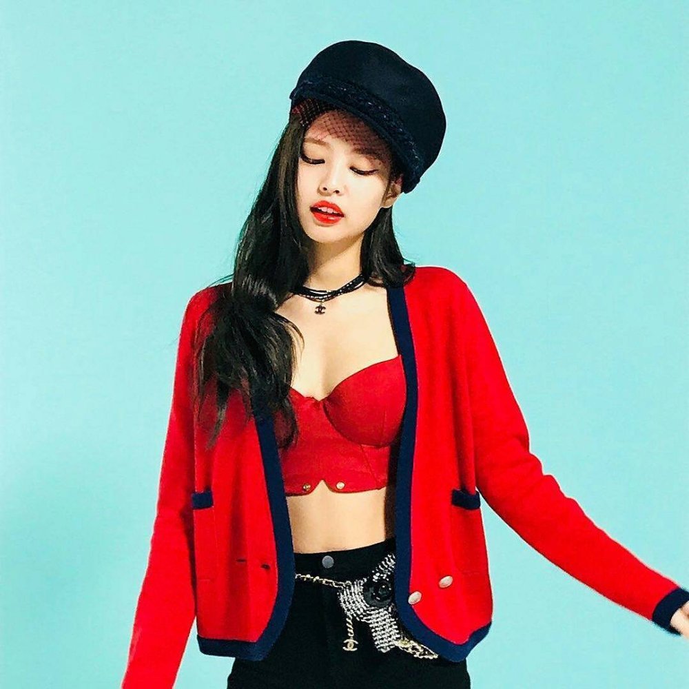 Jennie Calvin Klein 2021