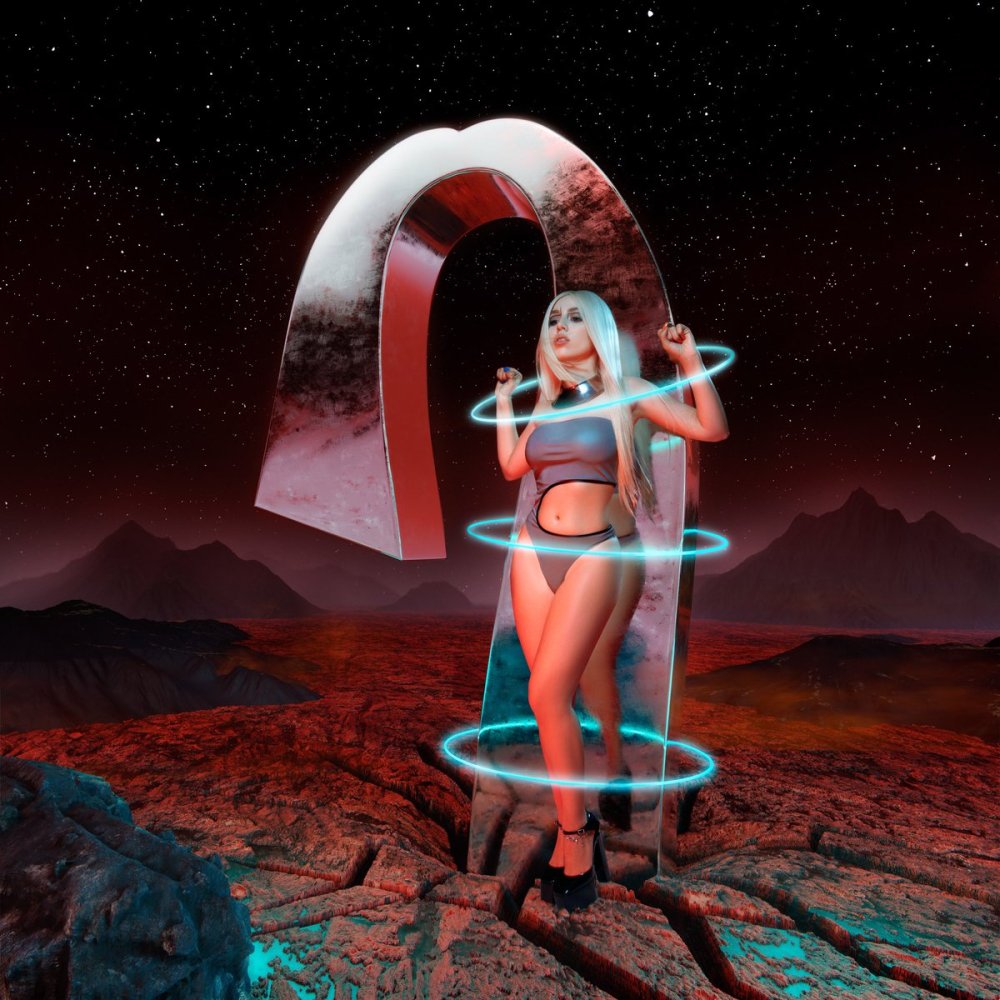 Ava Max chest