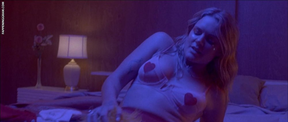 Tuva Lu showed boobs