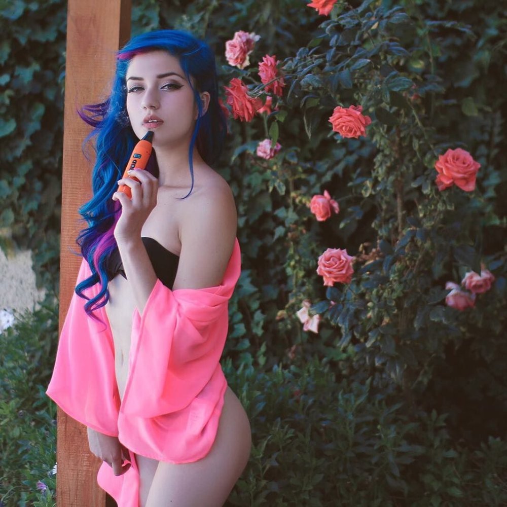Fay Suicidegirls spread her legs