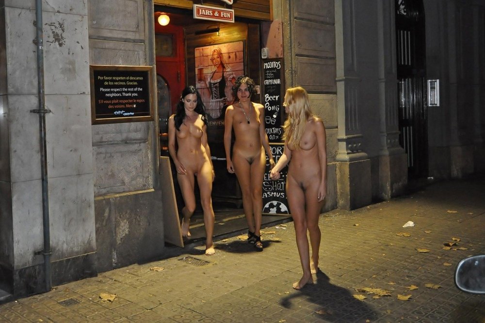 Naked on Arbat men