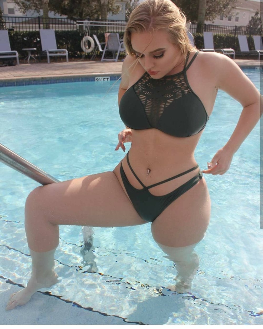 Angelica Maria buttocks