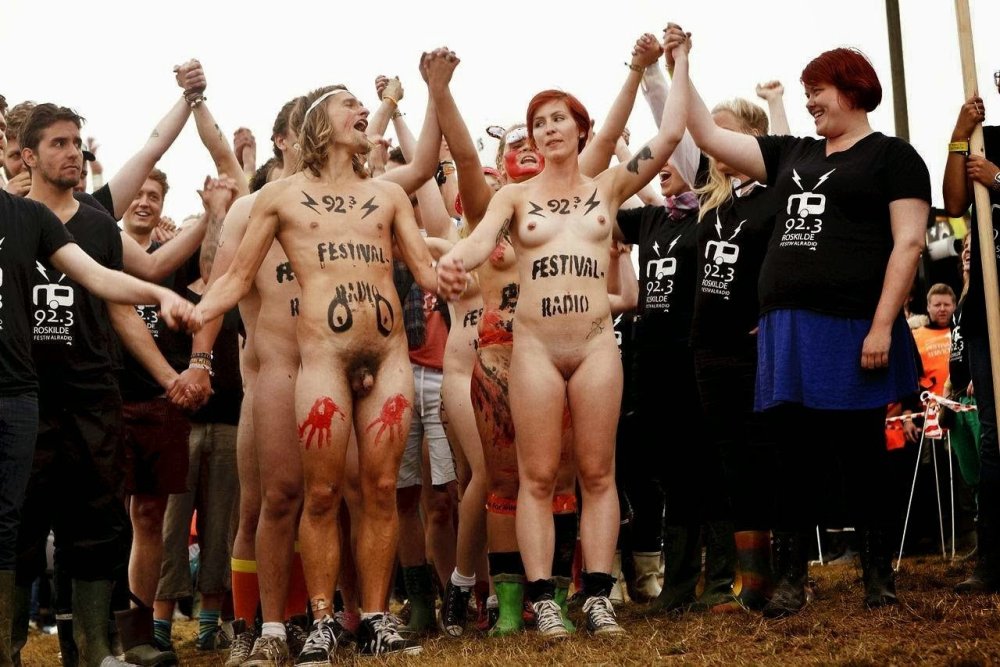 Naked women in Europe Festival