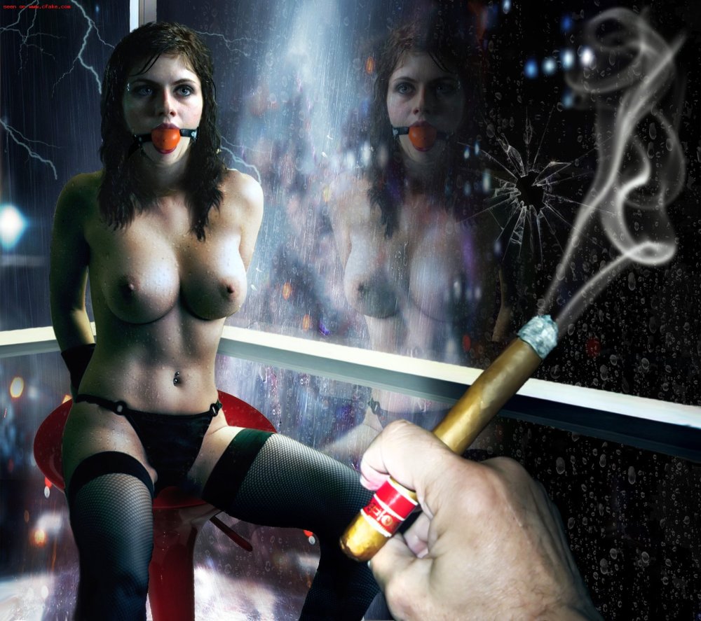 Alexandra Daddario +18 Naked