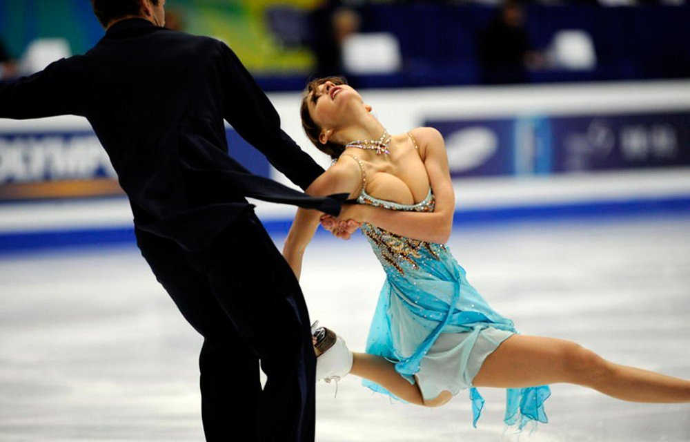 Nora Hoffman figure skating