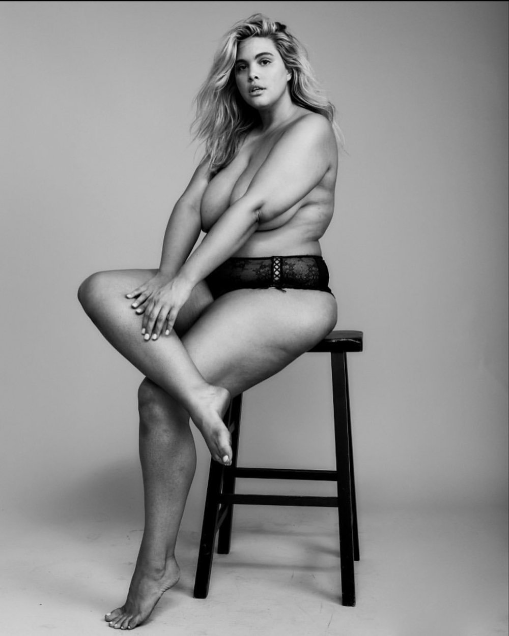 Naked ladies in full height