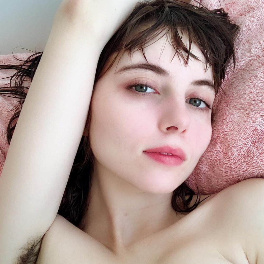 Liara Roux girl