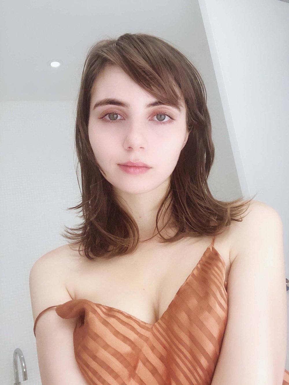 Liara Roux +18 2019