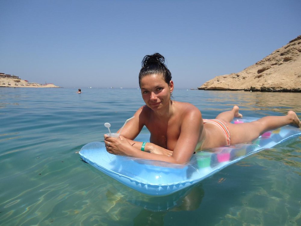 Family naturism in the country