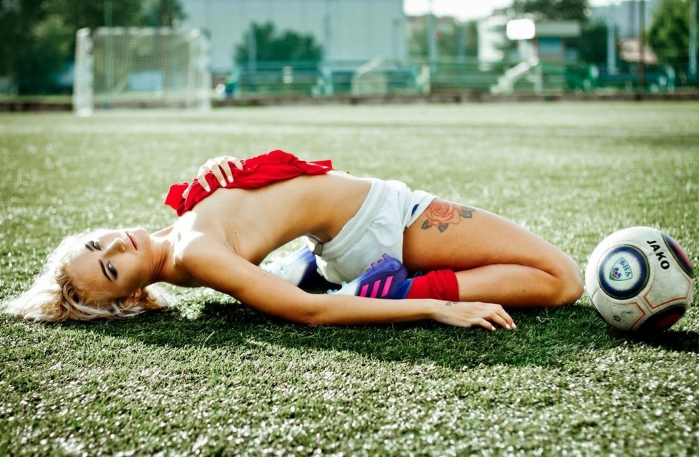 Football female bodyar