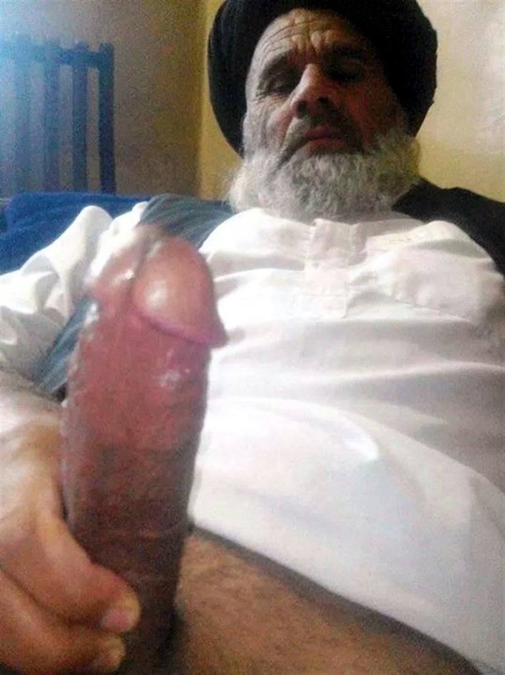 Arab with big breasts