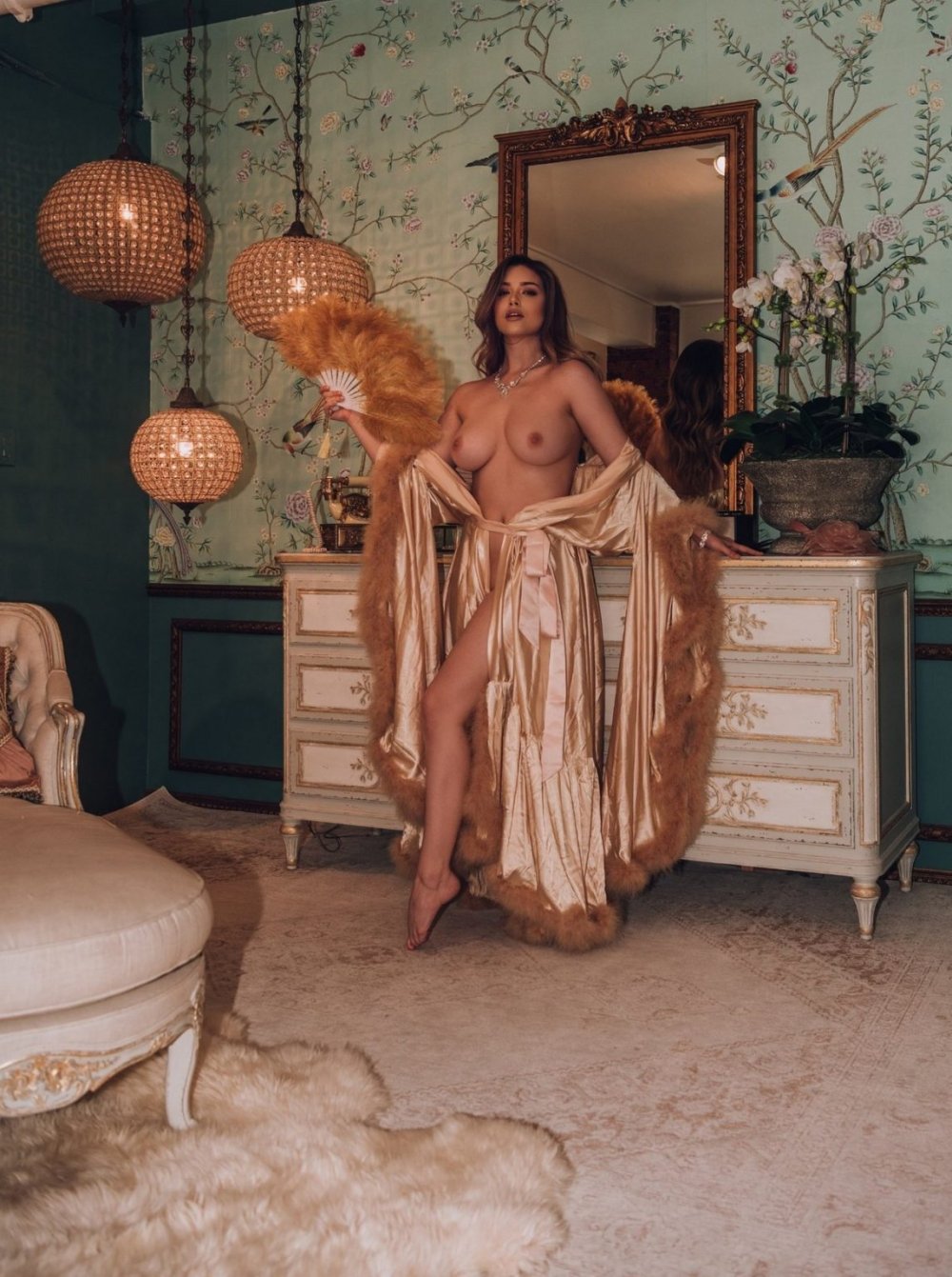 Loren Summer Naked Tits