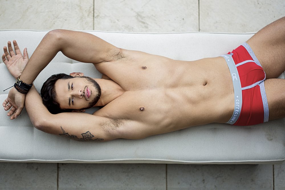 Marcelo Alvarez with a naked torso