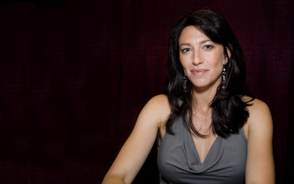 Claudia Black Farscape
