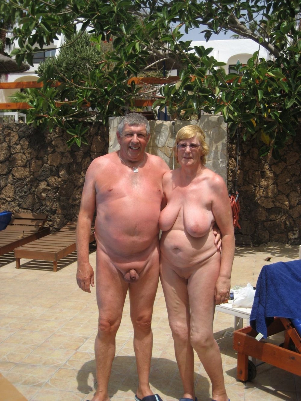 Granny with Large Pussy Lips on the Beach