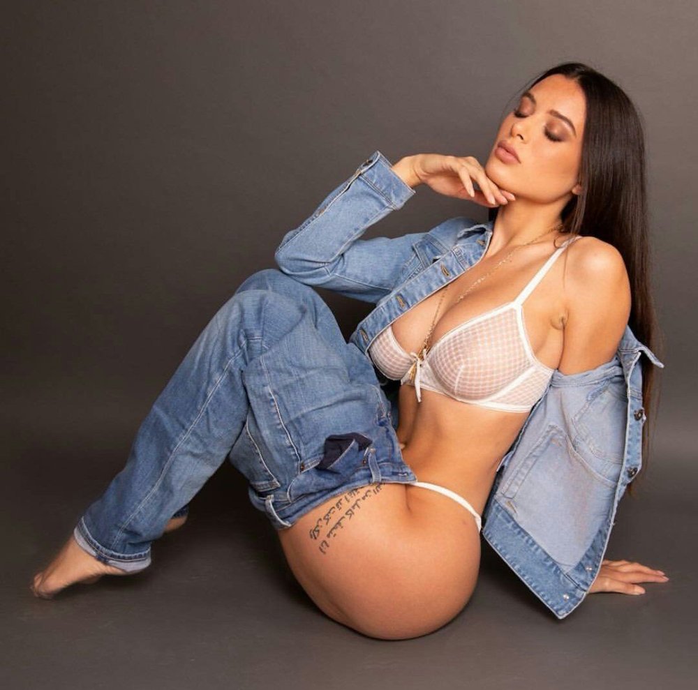 Model Helga SnoKATITI