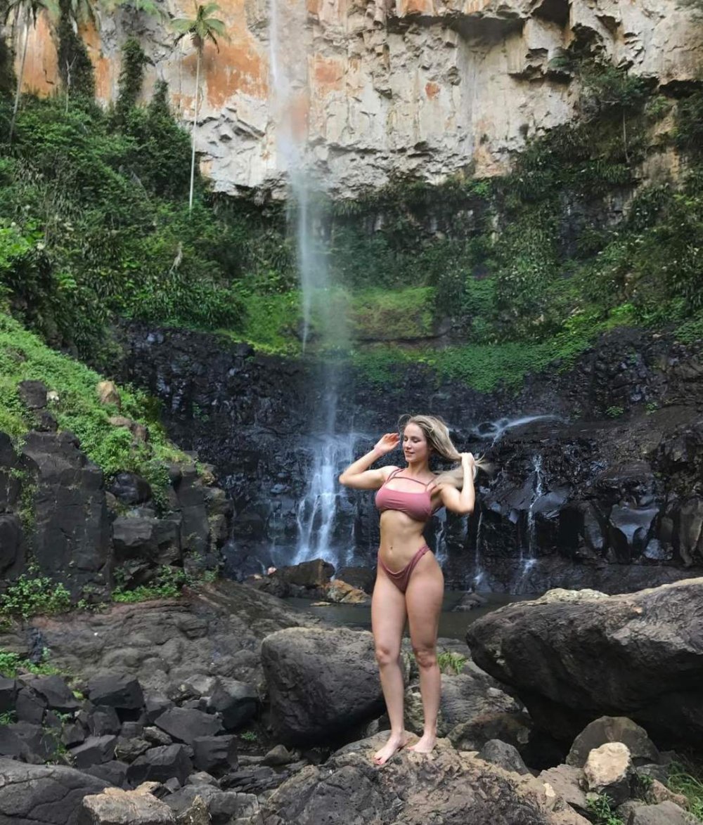 Robin Marjolein Holzken, Lotta Maybalake Nude