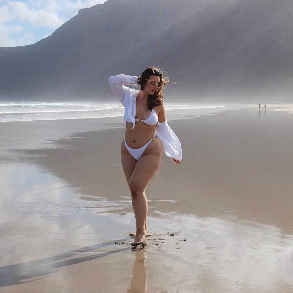 Kaitlin Olson photo naked