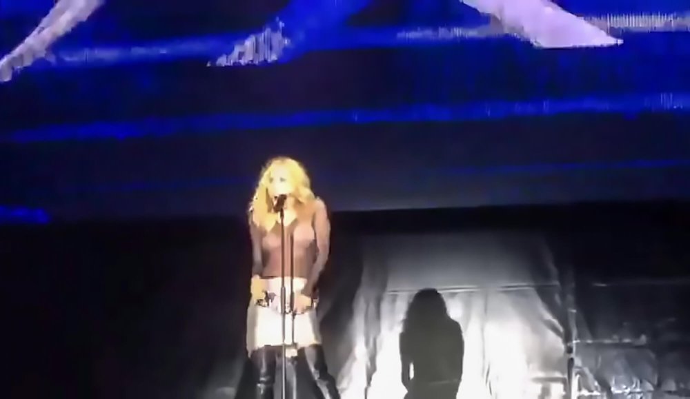 Naked opera singer on stage