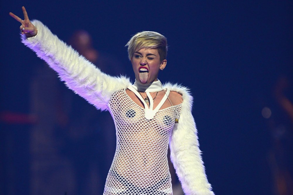Miley Cyrus 2020 on stage