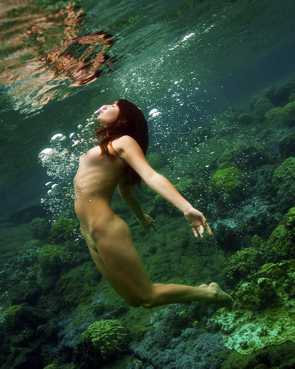 Huge boobs underwater