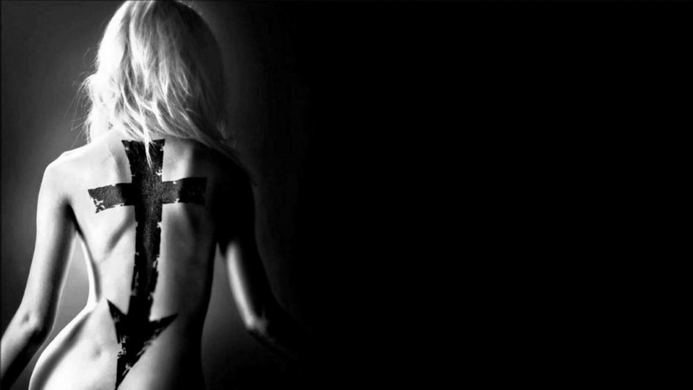 Taylor Momsen in a swimsuit