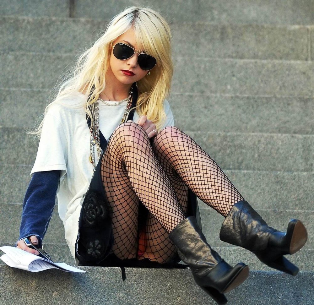 Taylor Momsen Zombie