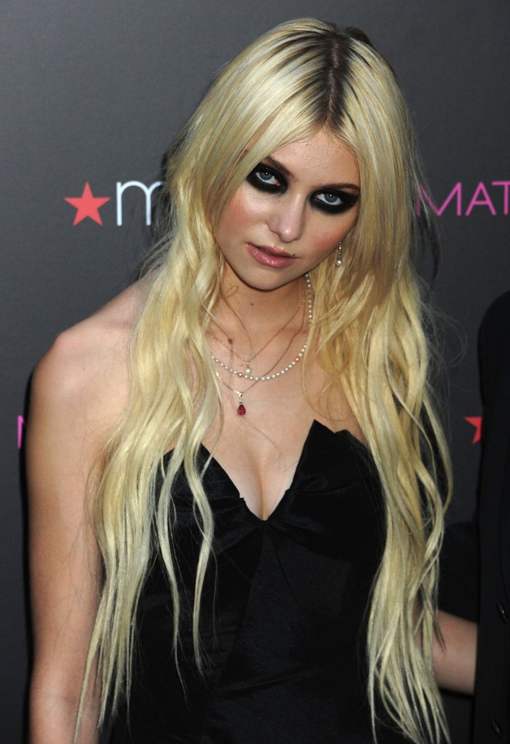 Taylor Momsen Red