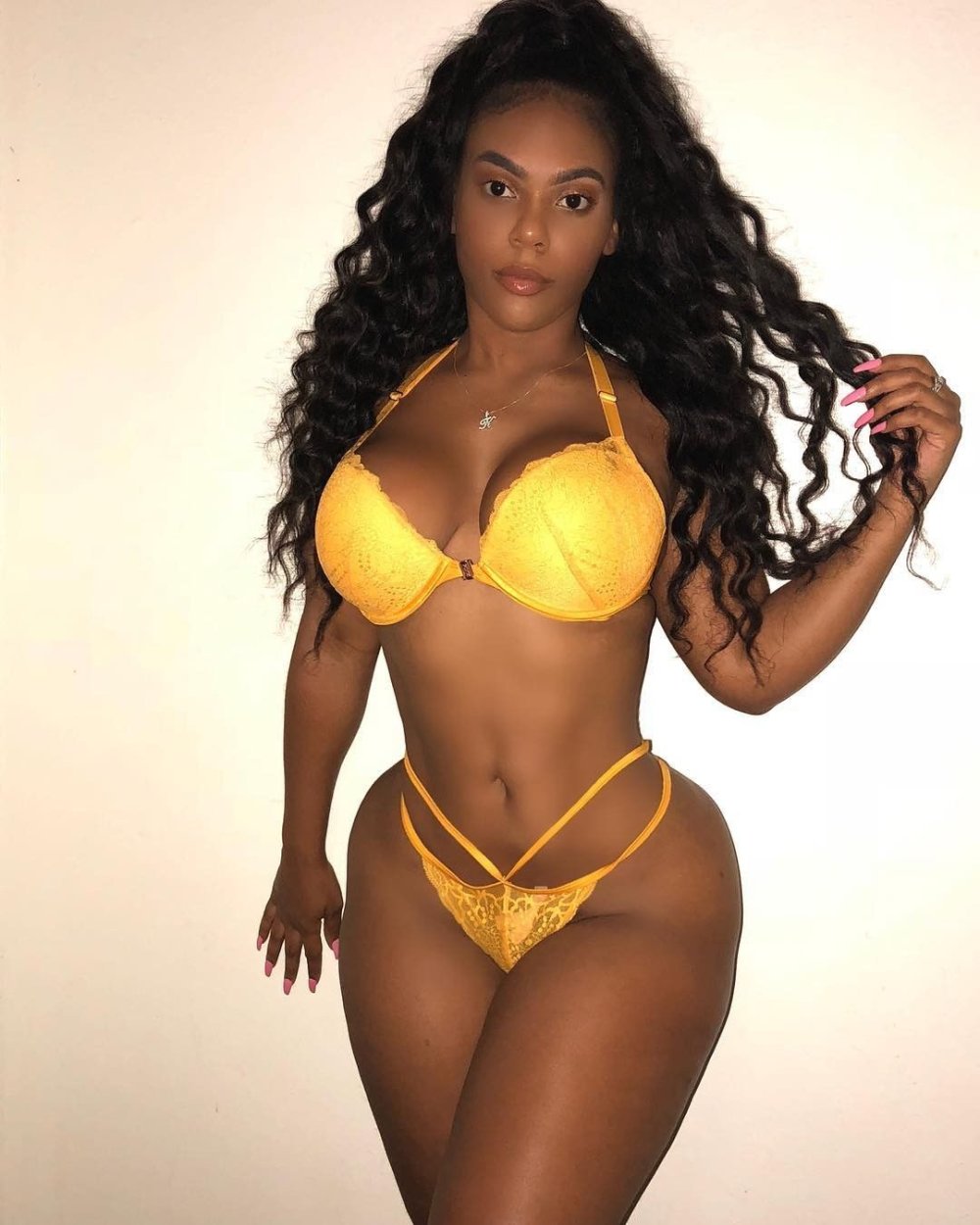 Curvy Kate Model