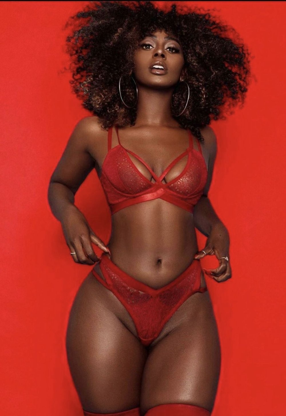 Curvy Ebony in linen