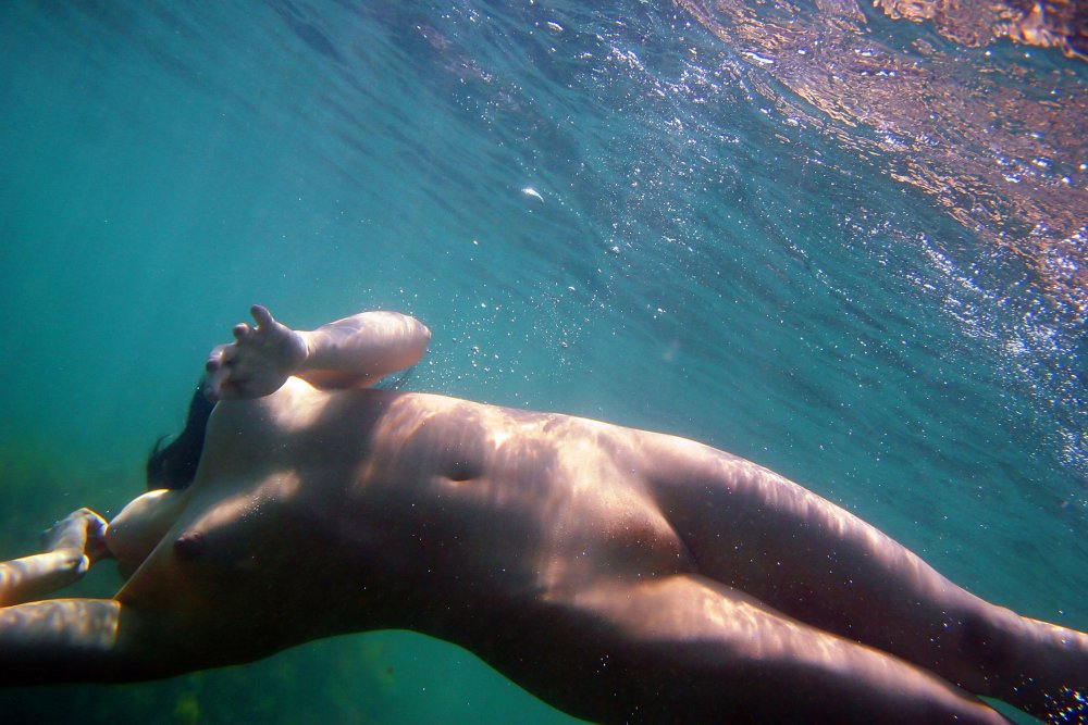 Synchronous swimming naked