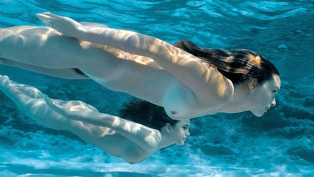 Hairy women in the pool