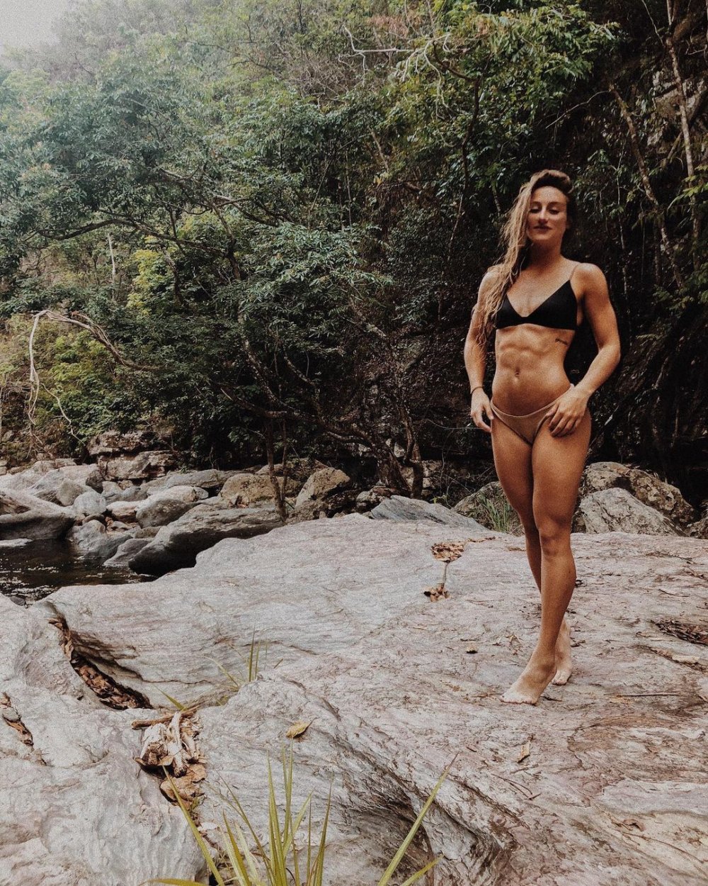 Bruna Lirio Nu