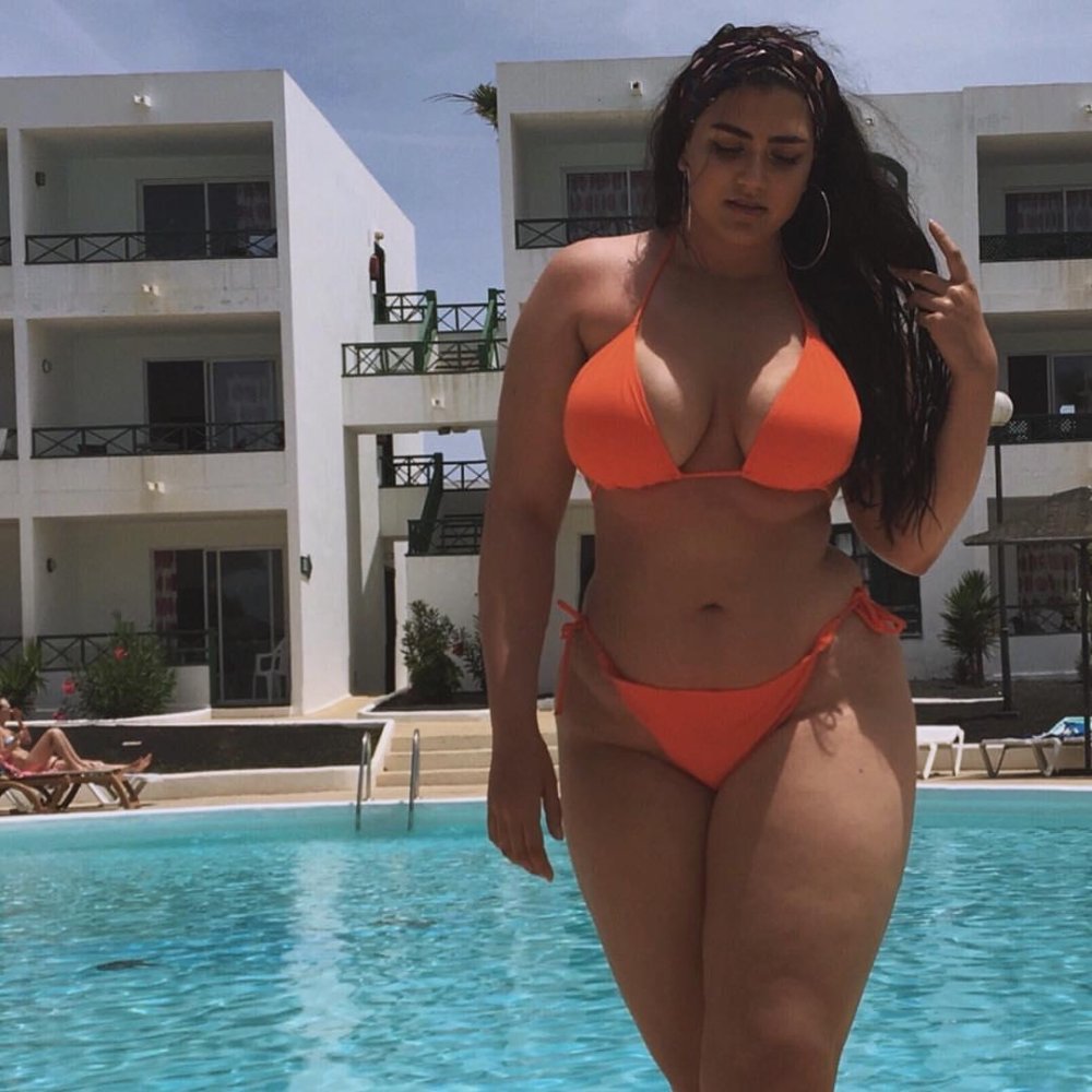 Natalia Lausano Plus Saiz Pussy