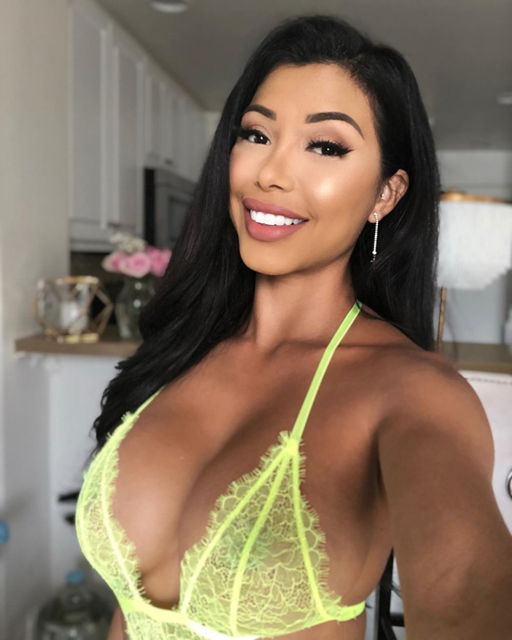 Photo porn model Charlette a