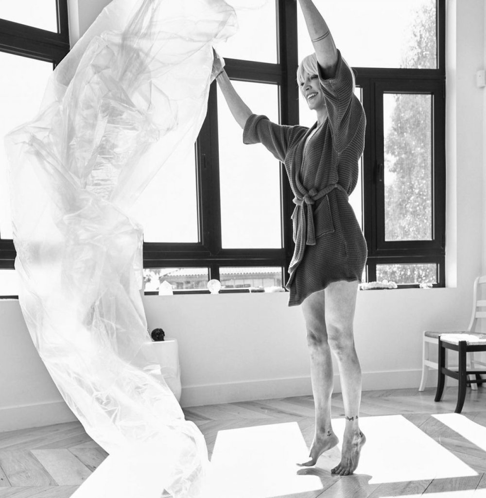 Katie Cassidy is erotic