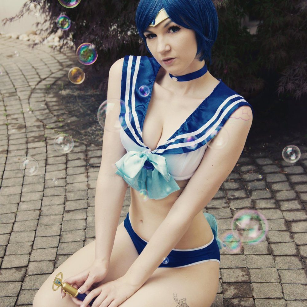 Cold cosplay Christina Fink