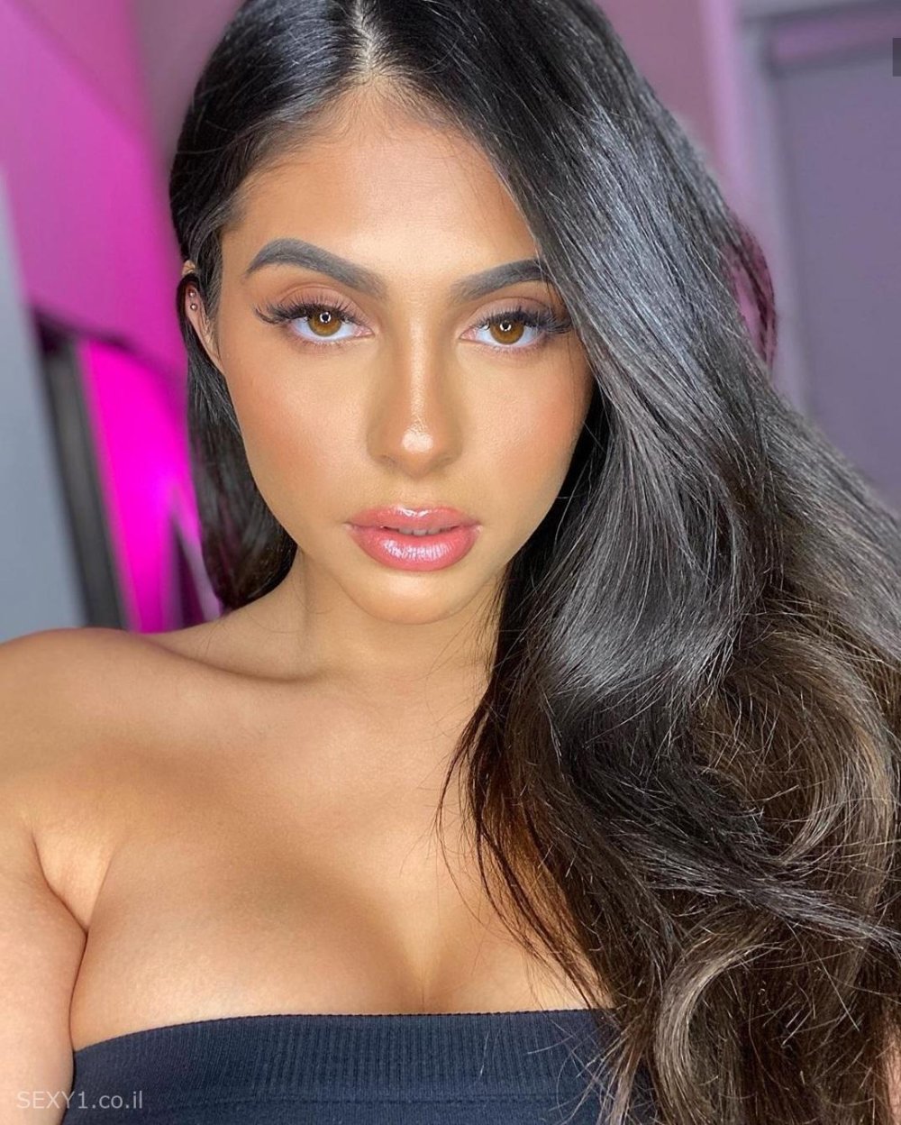 Amanda Trivizas chest