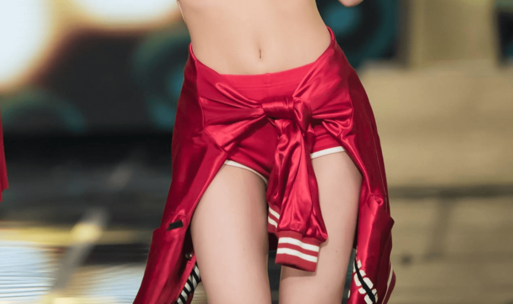 MOMO Twice OOH AHH