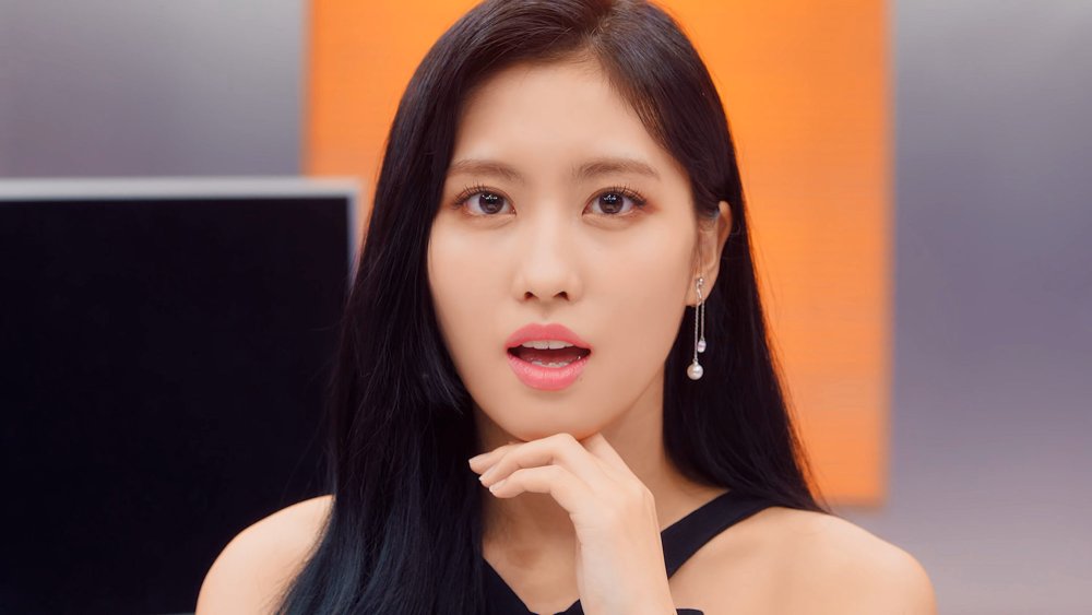 Momo Twice Hot