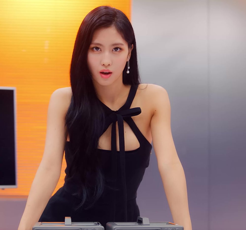 Momo's chest from TwiS