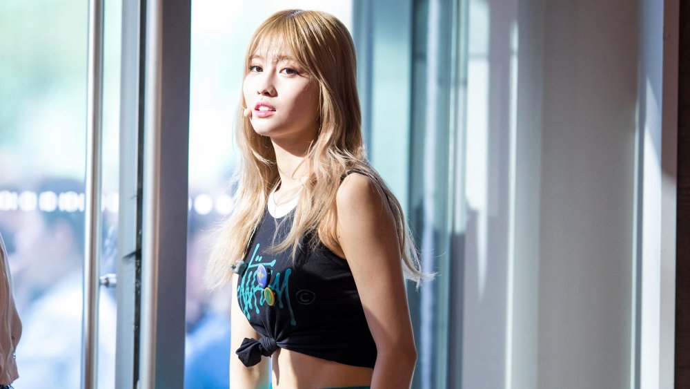 Momo Hirai aesthetics