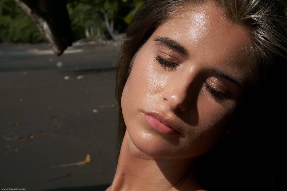 Nessa Barrett drain