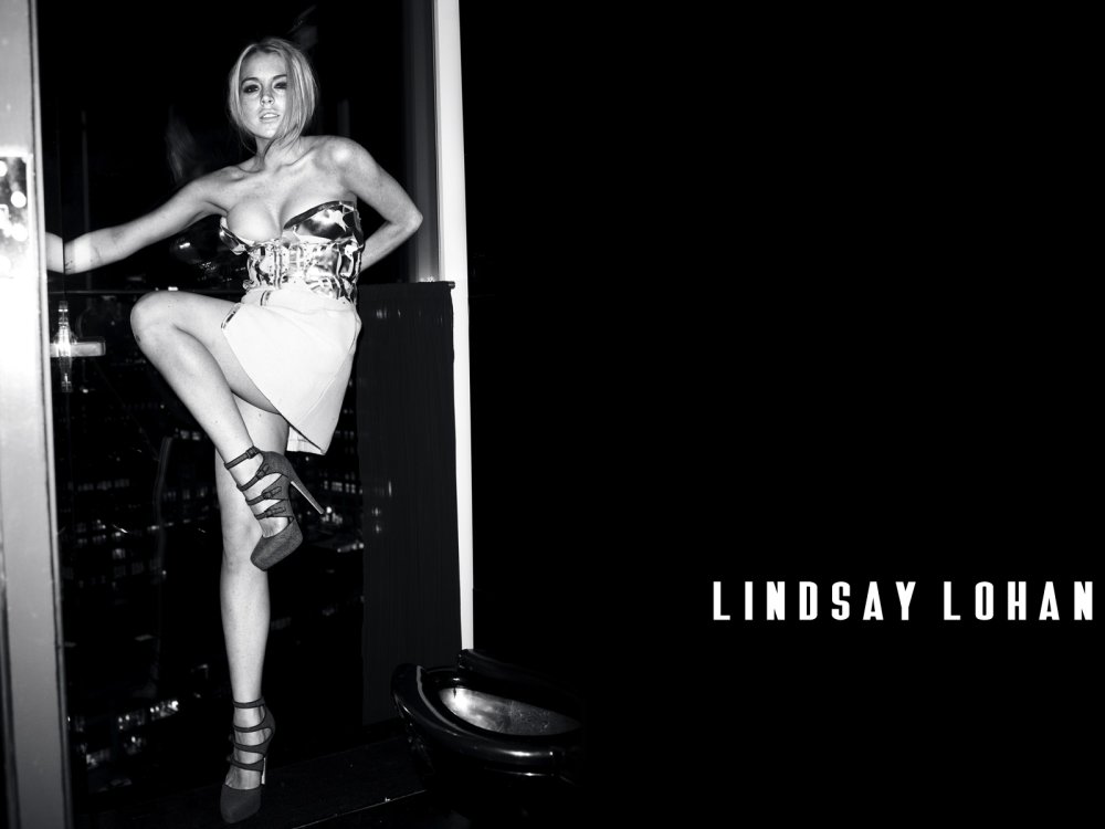 Lindsay Lohan nipple