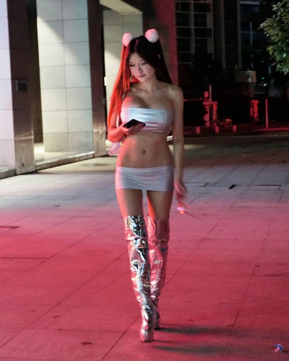 Naomi 'sexycyborg' wu breast