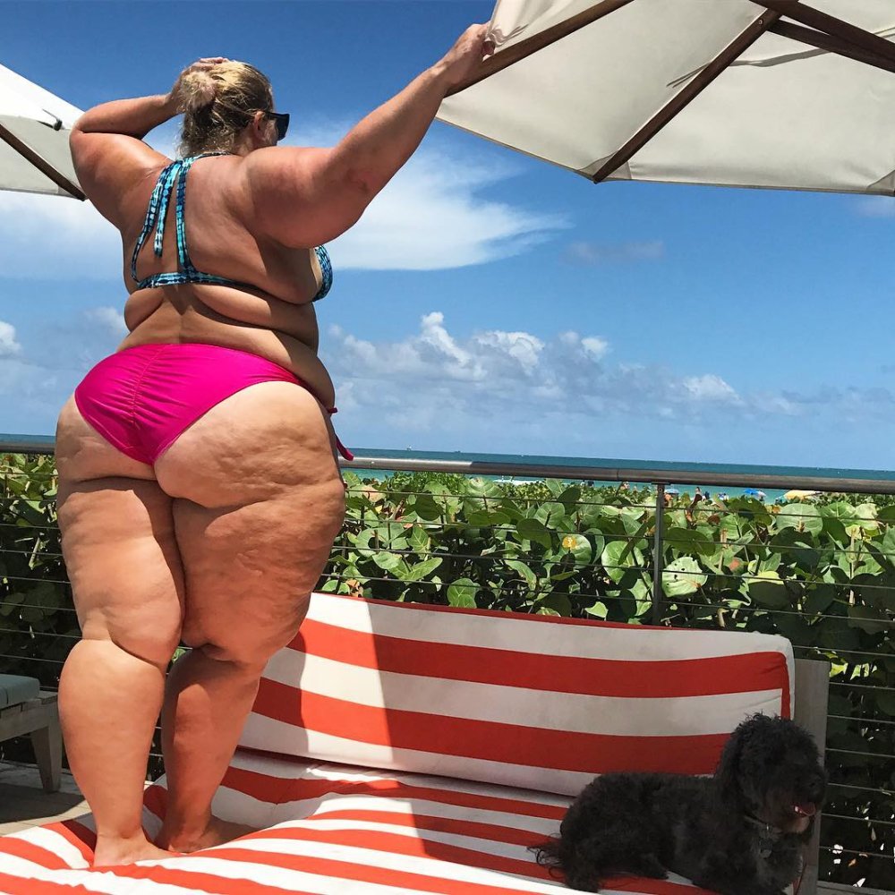 Tricks Testing Woman Mirror buttock